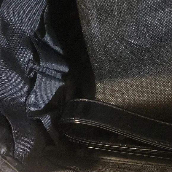 MAC Cosmetics Black Toiletry Bag with Transparent Panel - Picture 3 of 5